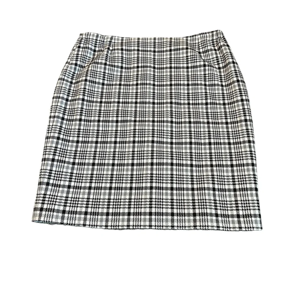 3/$15 ALEX MARIE black and white skirt